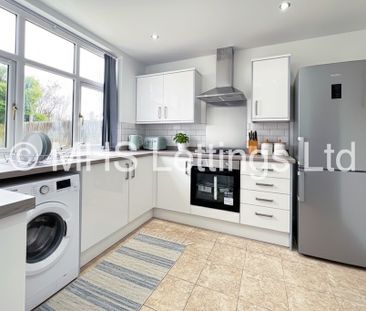 4 Bedroom Semi-Detached House for rent in Carr Manor Avenue - Photo 3