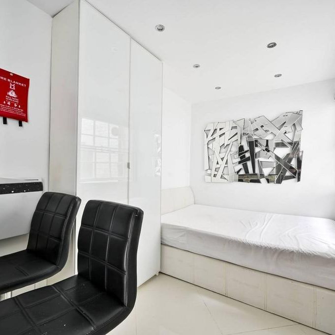 Studio to rent - Photo 1