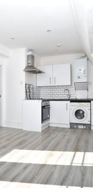 Portland Road, London, SE25 - Photo 1