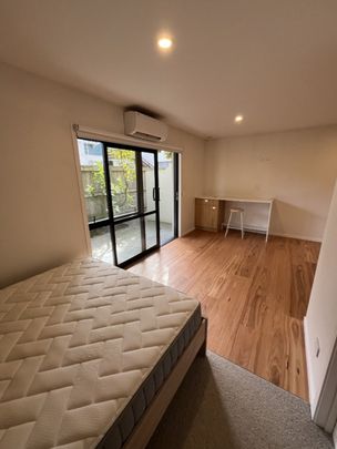 Luxury Ground Floor Studio Apartment - Photo 1