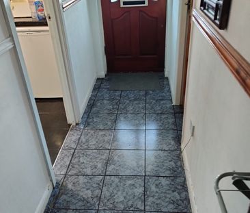 4 Bed Flat, Howcroft House, E3 - Photo 1