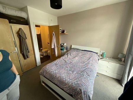 2 bedroom flat to rent - Photo 4