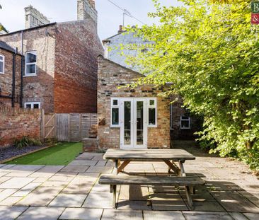 3 bedroom terraced house to rent - Photo 3