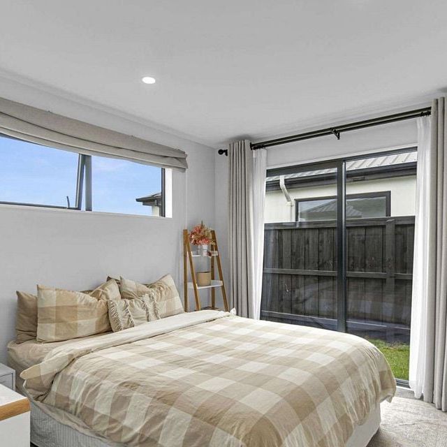 Near New 2 bedroom house - Photo 1