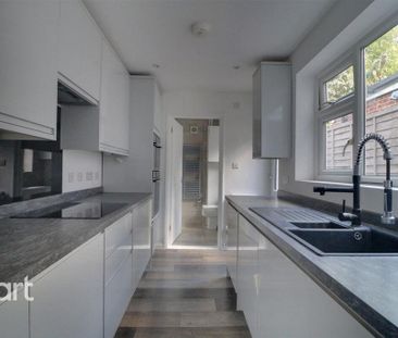 2 bedroom terraced house to rent - Photo 4