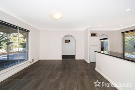 Charming 5 x 2 in sought after Greenwood! - Photo 2