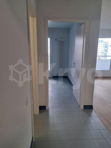 RENOVATED APARTMENT WITH BALCONY AND ELEVATOR - Foto 5