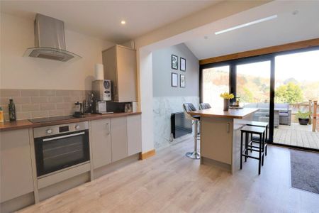 2 bedroom semi-detached house to rent - Photo 5