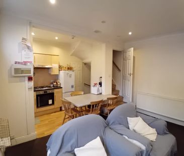 3 Bed - 67 Beechwood Terrace, Burley, Leeds - LS4 2NG - Student - Photo 1