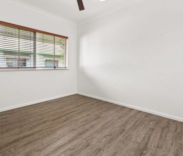 Modern and Convenient Living in the Heart of Manoora - Photo 2
