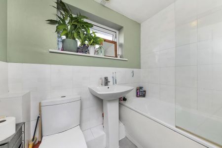 3 bedroom terraced house to rent - Photo 5