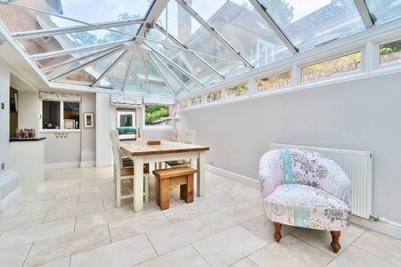 5 bedroom detached house to rent - Photo 3