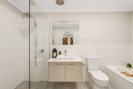 9 Alight Circuit, Cameron Park NSW 2285 - House For Rent | Domain - Photo 5