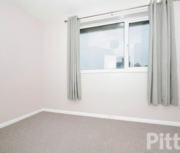 2 bedroom end of terrace house to rent - Photo 4