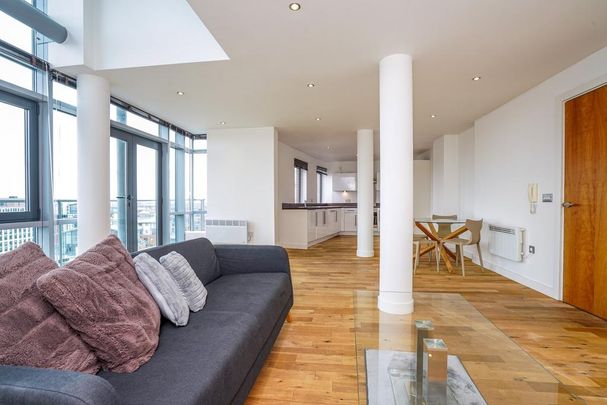 3 bedroom flat to rent - Photo 1