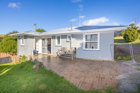 Three-bedroom family home with office in Huntly - Photo 3