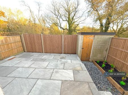 2 bedroom maisonette to rent - Photo 4