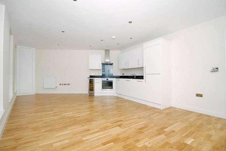 Finchley Road, London, NW2 - Photo 4