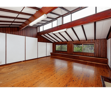 Impressive Solar Panels Family Home with Pool – Rent Includes Pool ... - Photo 6