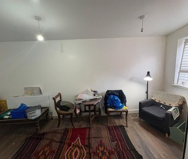 1 Bed Flat, High Road Leyton, E10 - Photo 2
