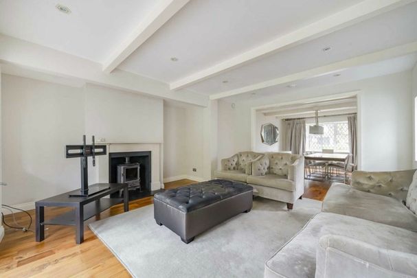 Parkgate Avenue, Barnet, EN4 - Photo 1