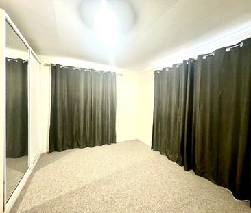 POWERED SHED WITH BACK ACCESS, BEAUTIFULLY RENOVATED HOME RIGHT NEA... - Photo 3