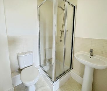 Carver Close, Swindon - Photo 2