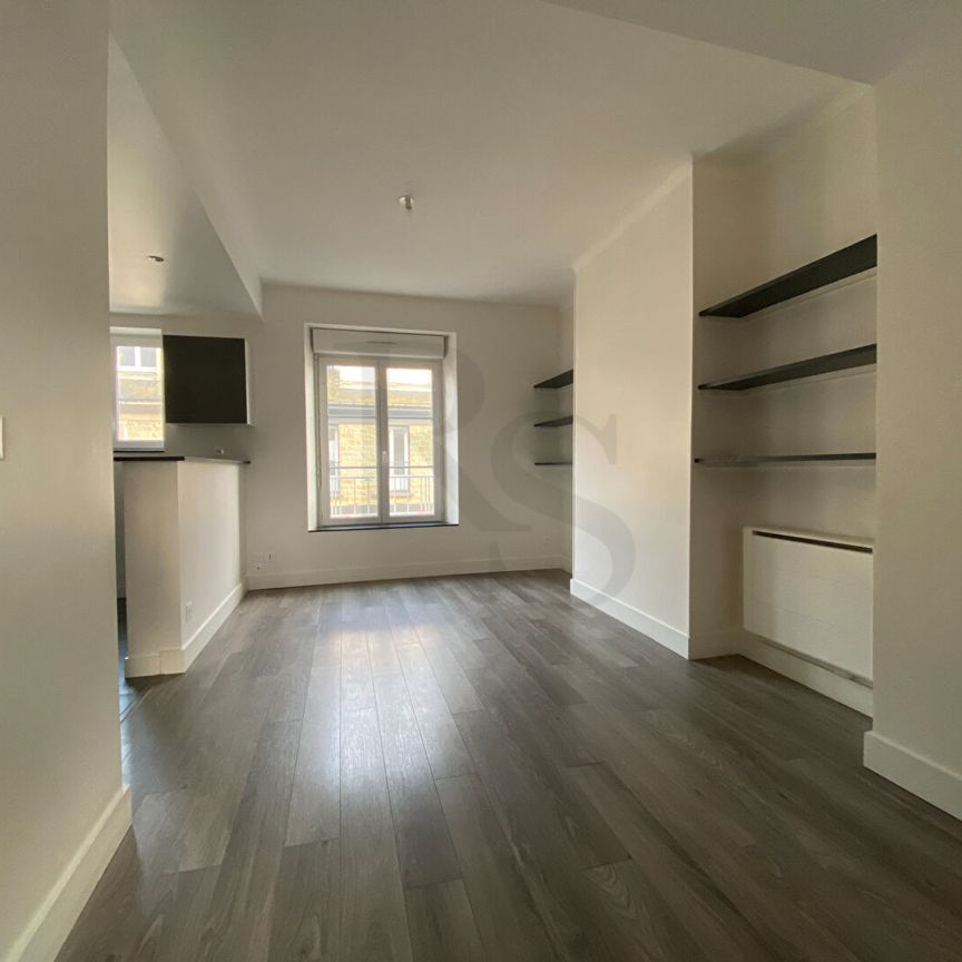 Condé sur Noireau, - Photo 1