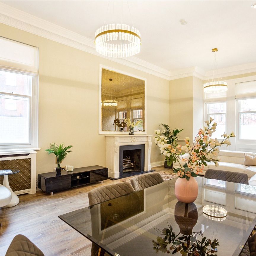 Sloane Gardens, Chelsea, SW1W ground floor flat to rent - Photo 1