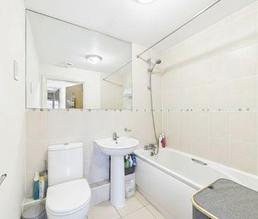 1 bedroom Flat in Wentworth Place, Camberley - Photo 6