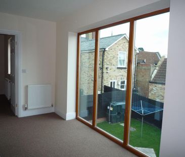 3 bedroom detached house to rent - Photo 2