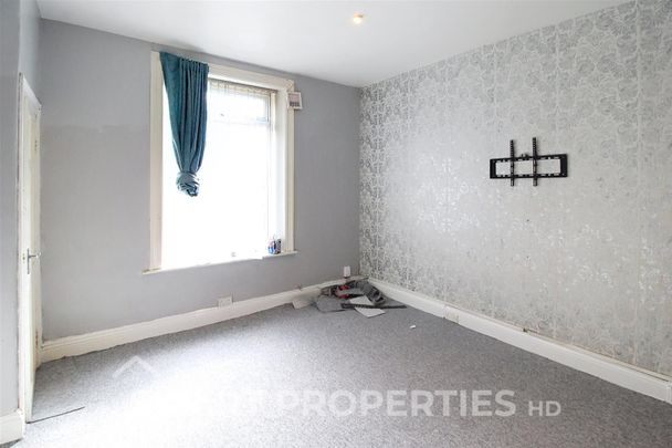 Church Street, Crosland Moor, Huddersfield - Photo 1