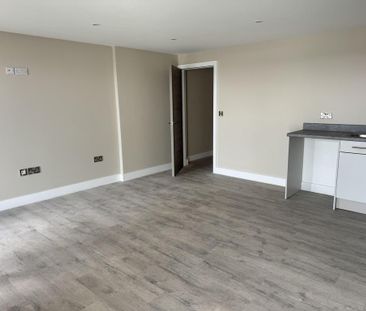 3 bedroom flat to rent - Photo 3