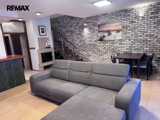 Pronájem domu 184 m², Jesenice - Photo 1