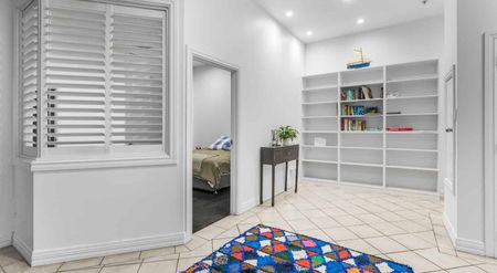 On the Waterfront - Photo 3