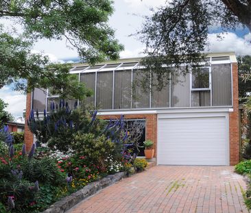 FAMILY HOME WITH DOUBLE GARAGE - Photo 4