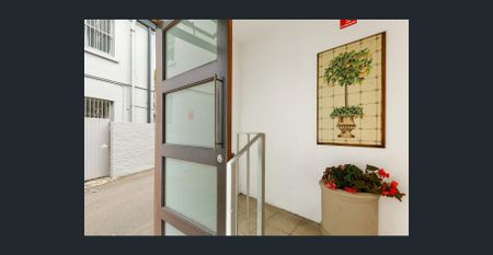 NEW-YORK LOFT STYLE LIVING - Photo 5