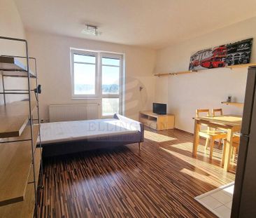 Pronájem bytu 1+kk 32 m2 - Fotografie 3