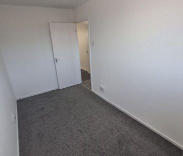 2 bedroom end of terrace house to rent - Photo 5