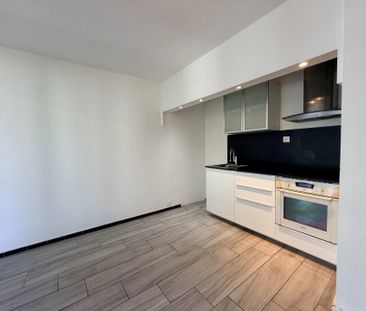 Location Appartement 2 pièces 40m² LA CIOTAT 13600 - Photo 2