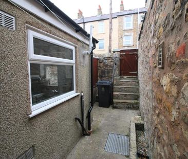 3 bedroom private hall to rent - Photo 2