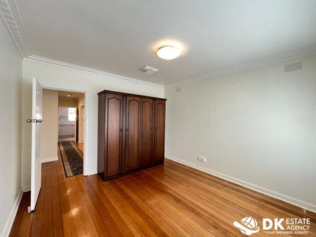 Spacious Family Home - Photo 3