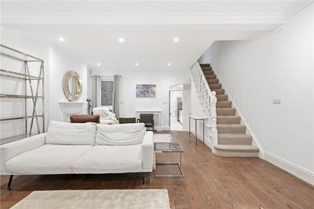 Sharers can apply. Spacious five bedroom home with open plan reception and garden, in close proximity to Fulham Broadway. - Photo 4