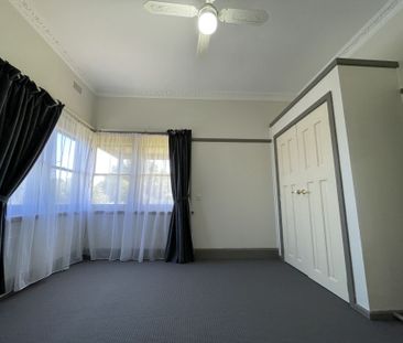 RENOVATED THREE BEDROOM HOME ! - Photo 5