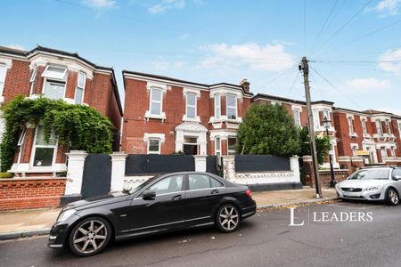 3 bedroom apartment to rent Yarborough Road, Southsea, PO5 - Photo 5