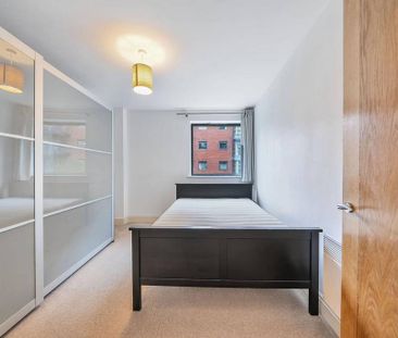 3 bedroom flat to rent - Photo 3