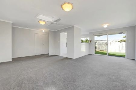 Unit 2/24 Ramilles Street, Mount Coolum. - Photo 2