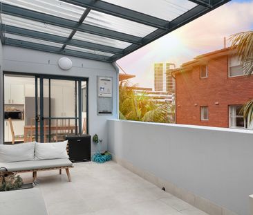 Split-Level Two-Bedroom Apartment in Dee Why - Photo 5