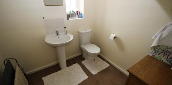 3 bedroom semi-detached house to rent - Photo 2