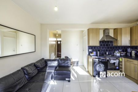 1 bedroom in a house share to rent - Photo 3